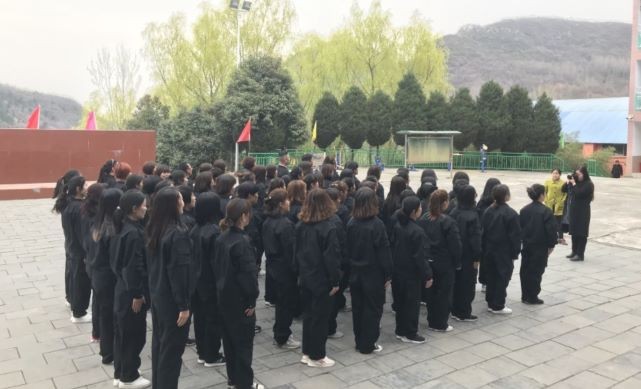 某市教师培训班